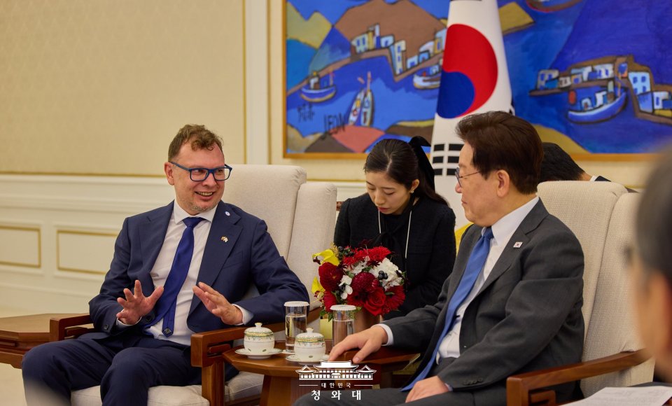 Ambassador of Lithuania to the Republic of Korea Donatas Tamulaitis presented his Letters of...